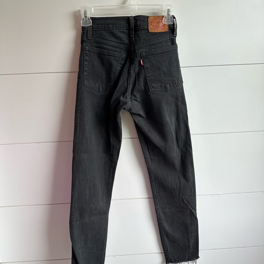 Levi's wedgie Jeans in Washed Black - Picture 7 of 7
